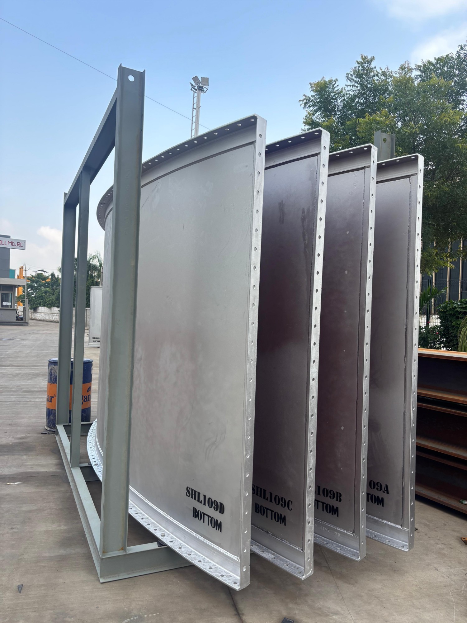 Coated flare shell panels in an export shipping frame