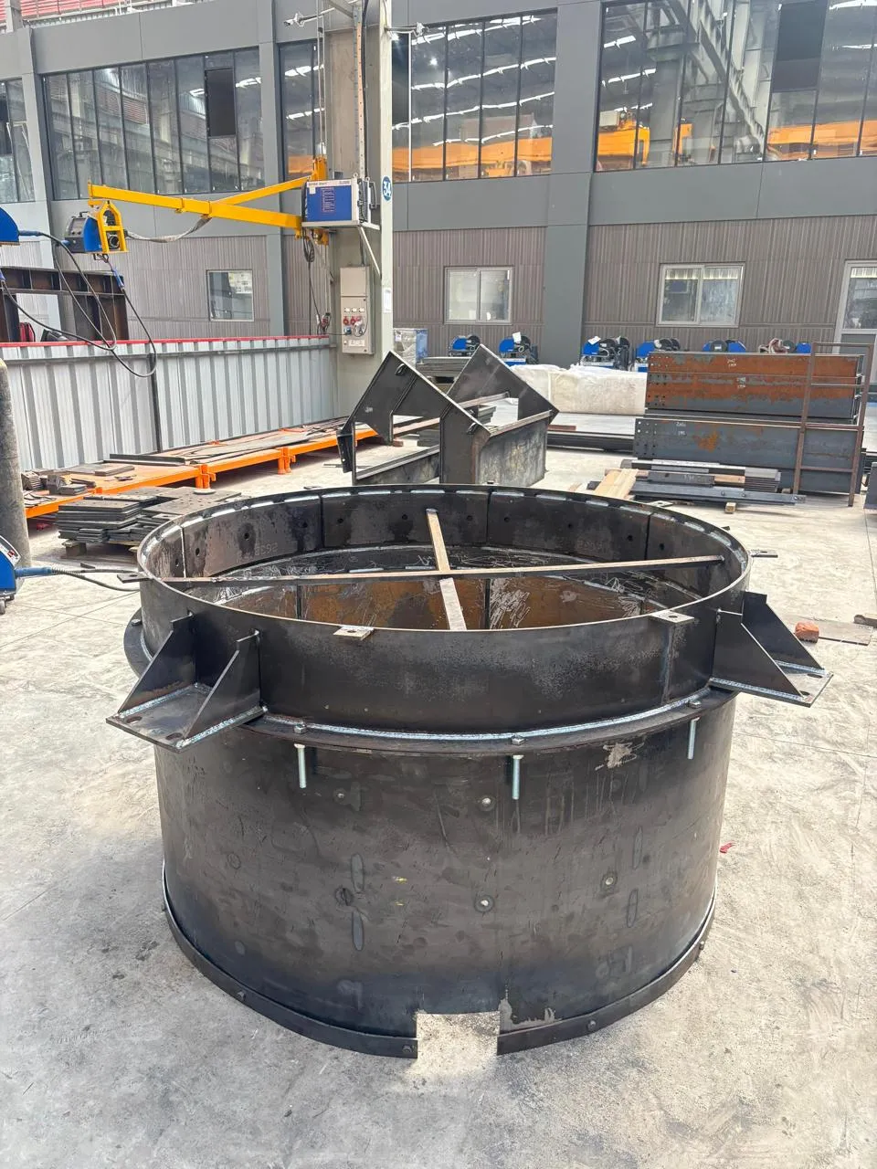Metso parts: bins used in Metso’s mobile screeners