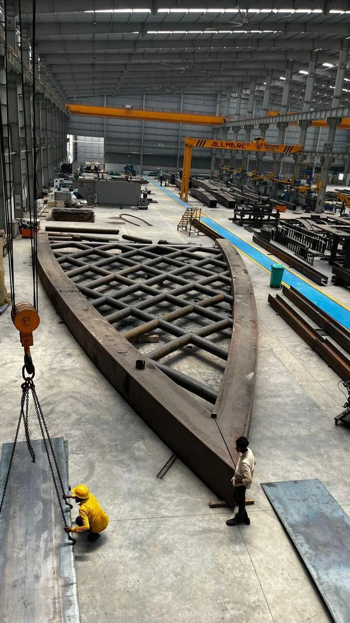 Curved pipe-conveyor galleries