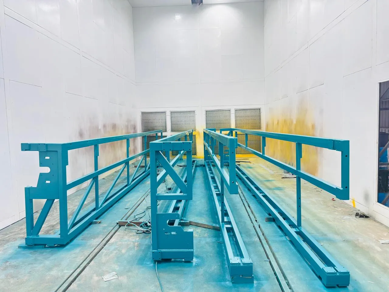 Belt storage and conveyor brackets, 14 m diameter road tunnel, Mumbai