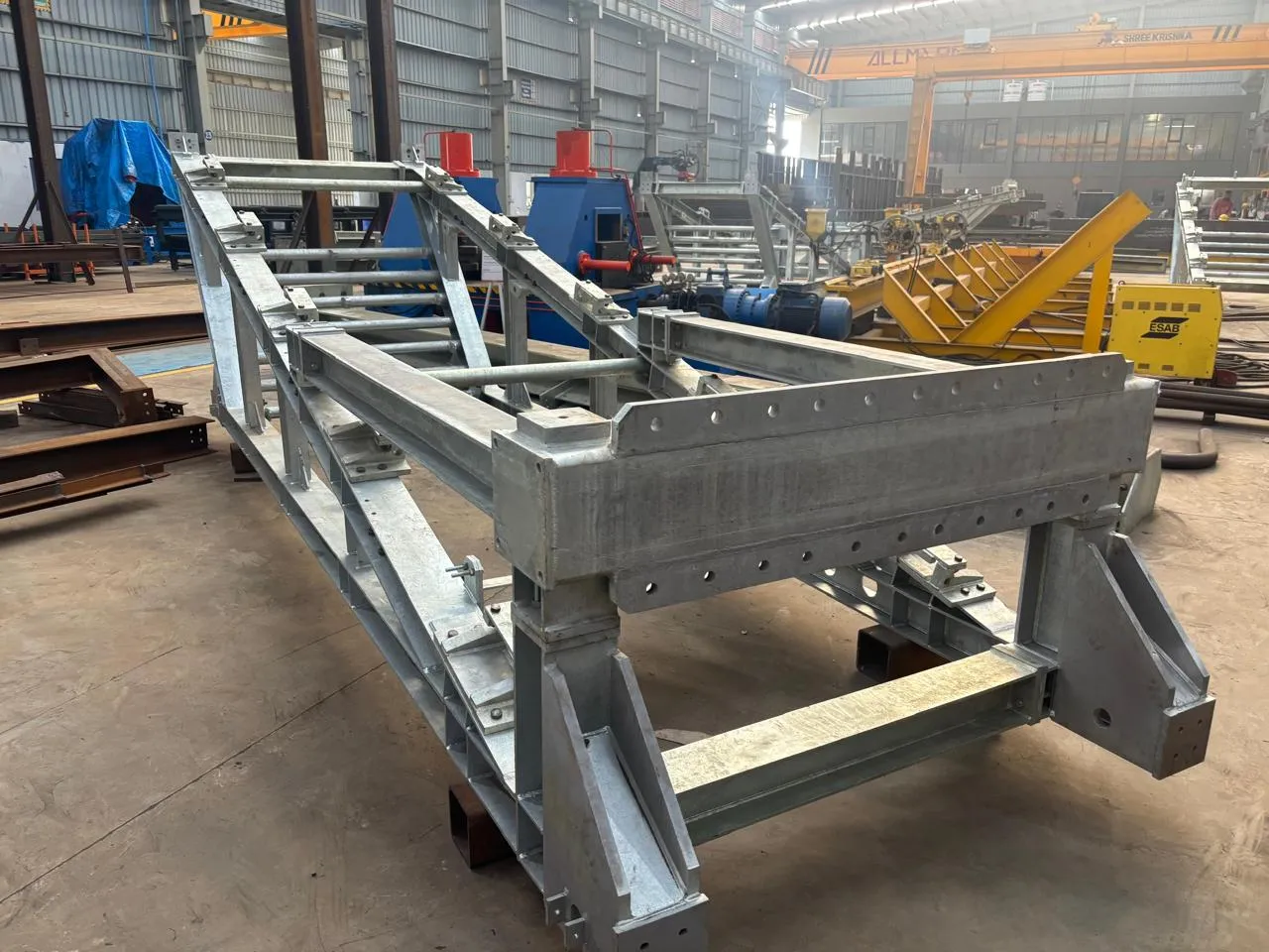 Belt storage and conveyor brackets, 14 m diameter road tunnel, Mumbai