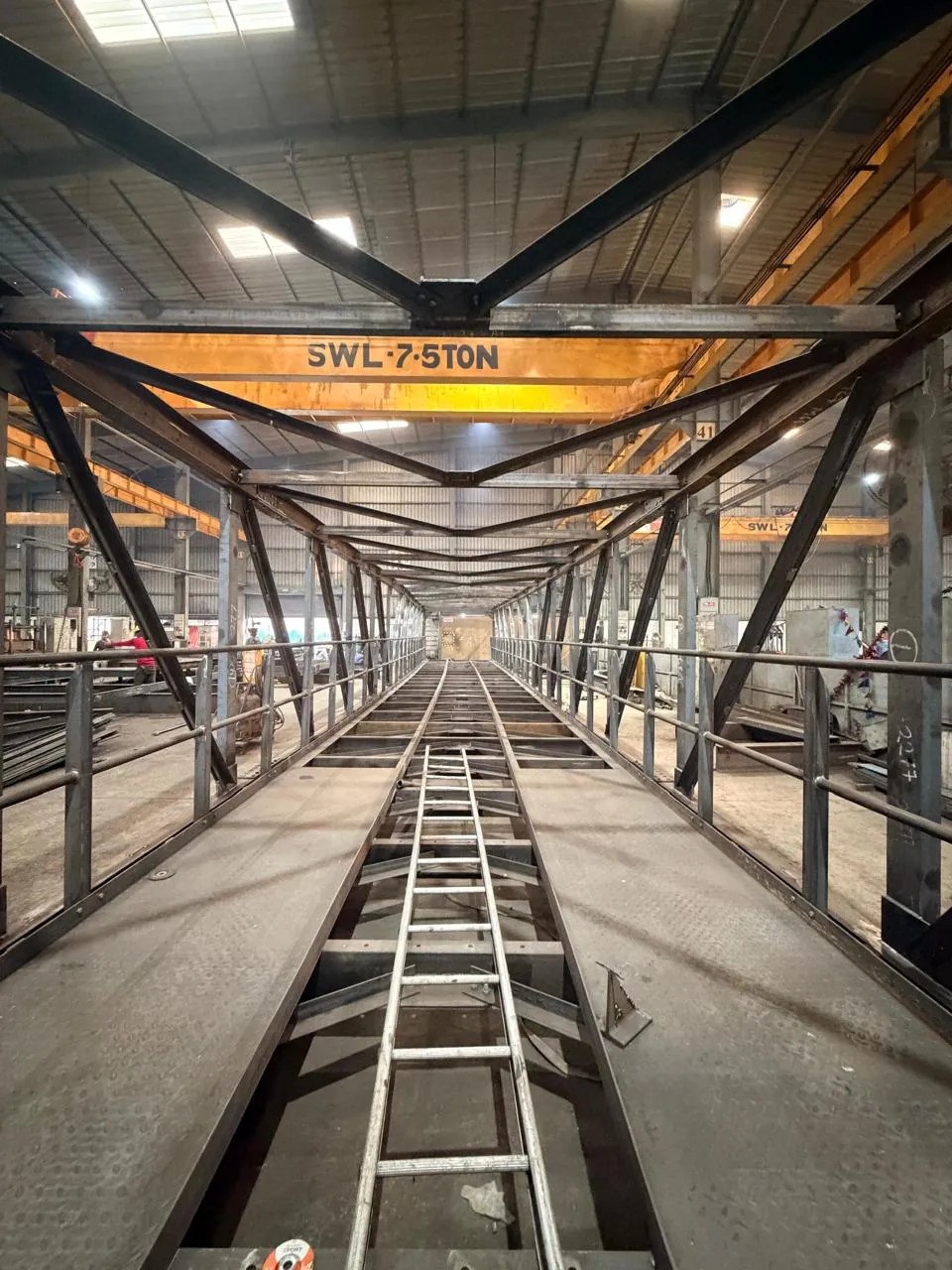 Curved pipe-conveyor galleries